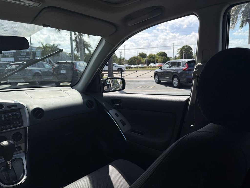 Used 2004 Toyota Matrix FWD image 11