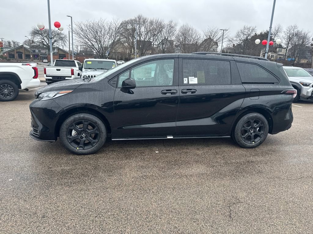 New 2026 Toyota Sienna XLE Woodland Edition image 4