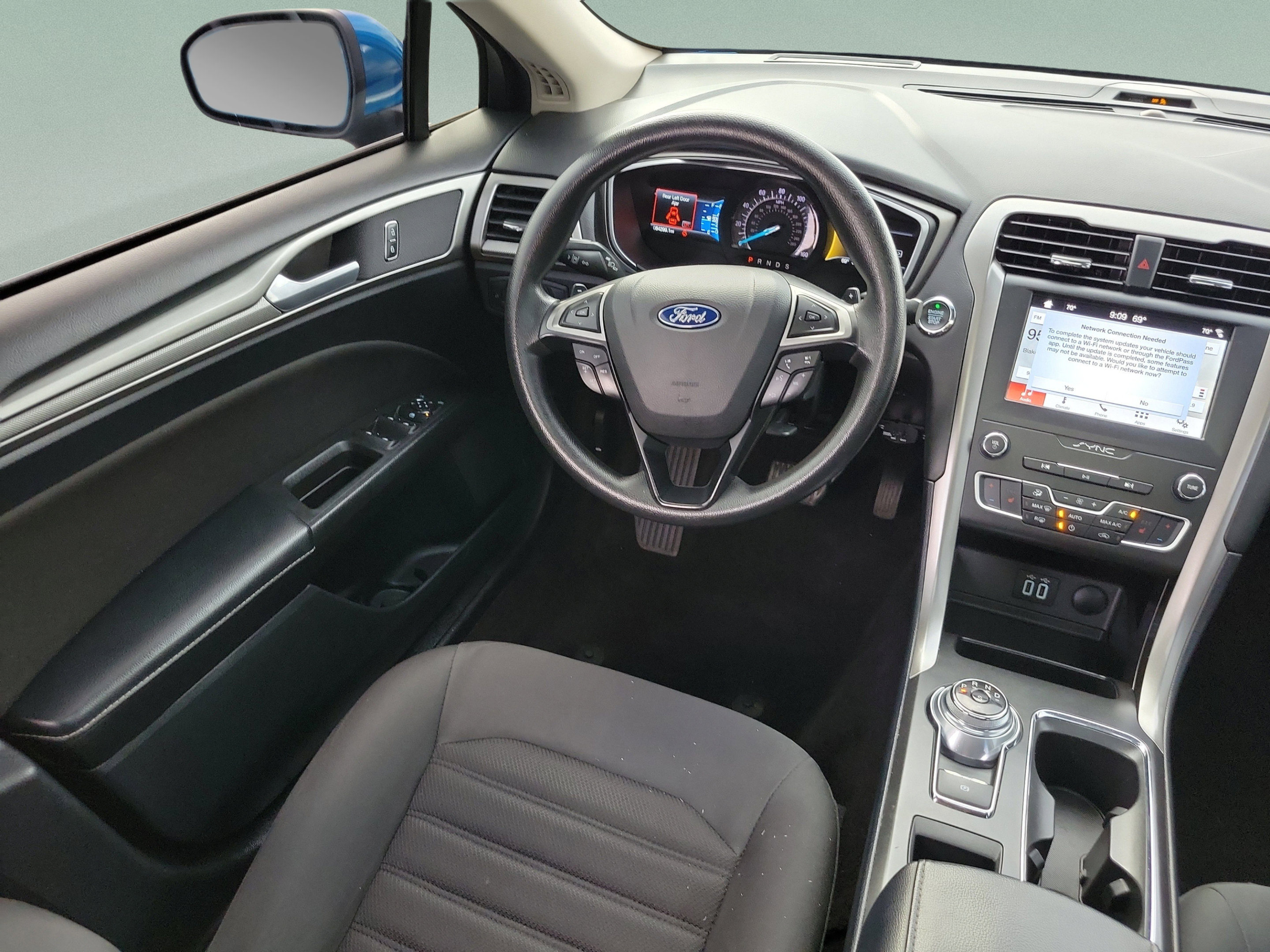 Used 2019 Ford Fusion SE AWD/4WD image 12