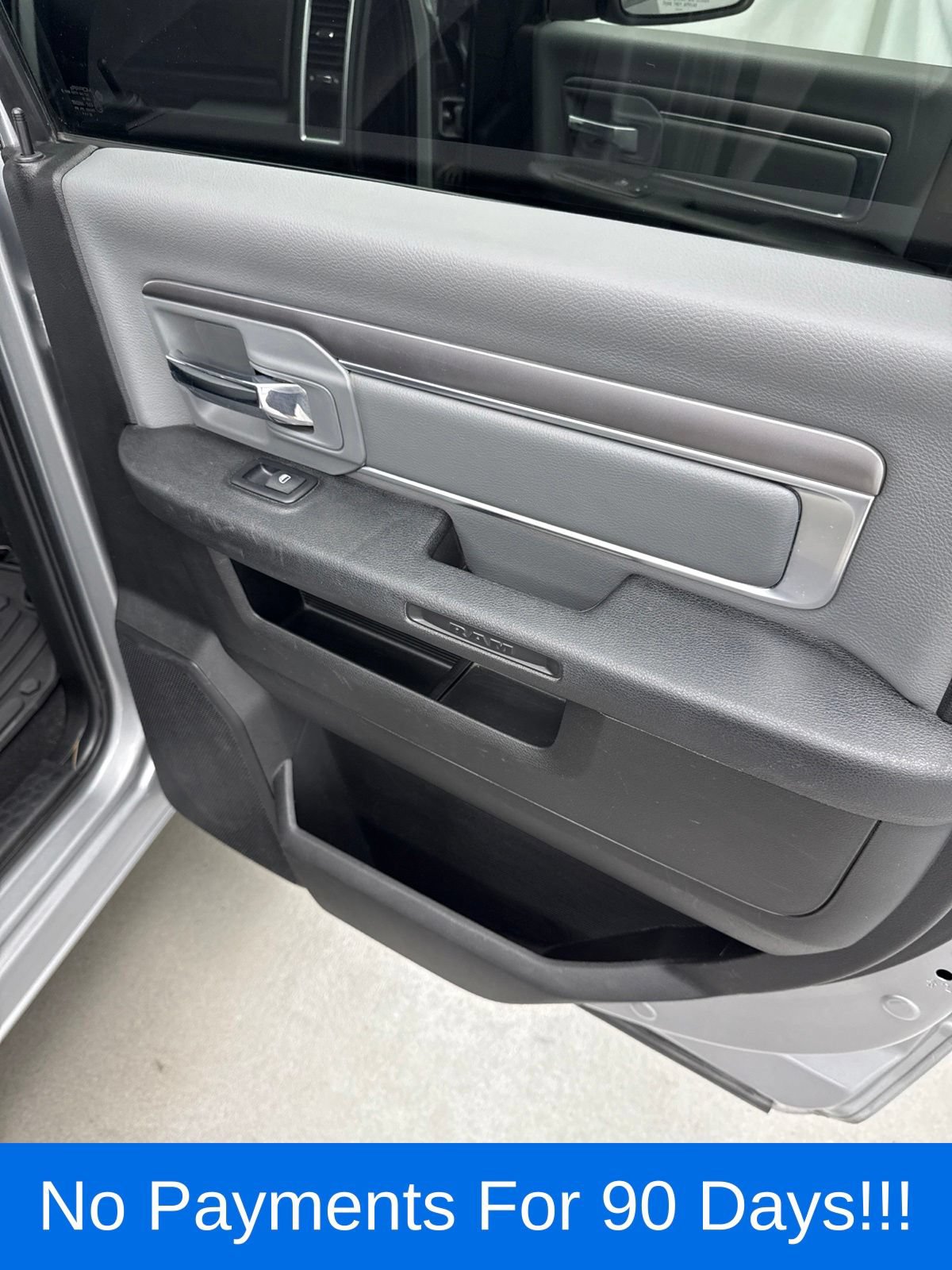Used 2022 RAM 1500 Classic SLT w/ Protection Group AWD/4WD image 34