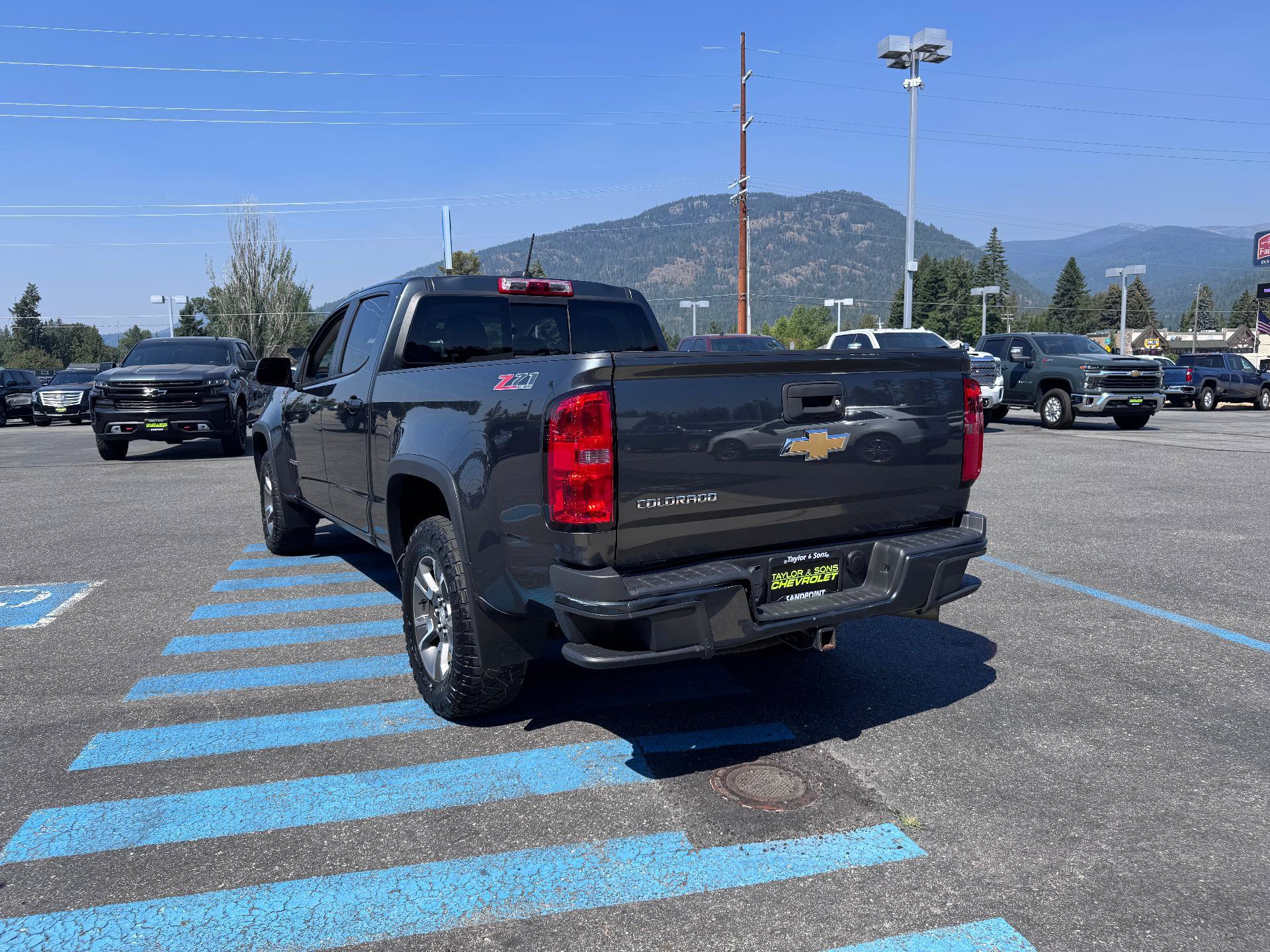 Used 2016 Chevrolet Colorado Z71 AWD/4WD image 5
