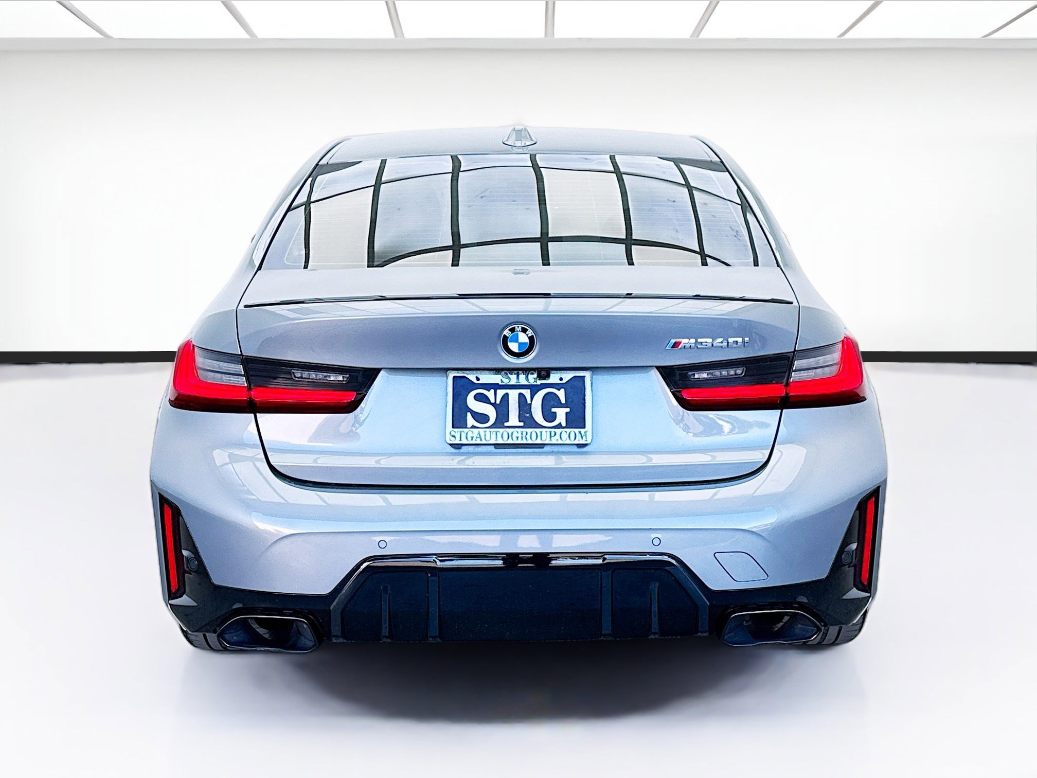 Used 2023 BMW M340i w/ Premium Package image 5