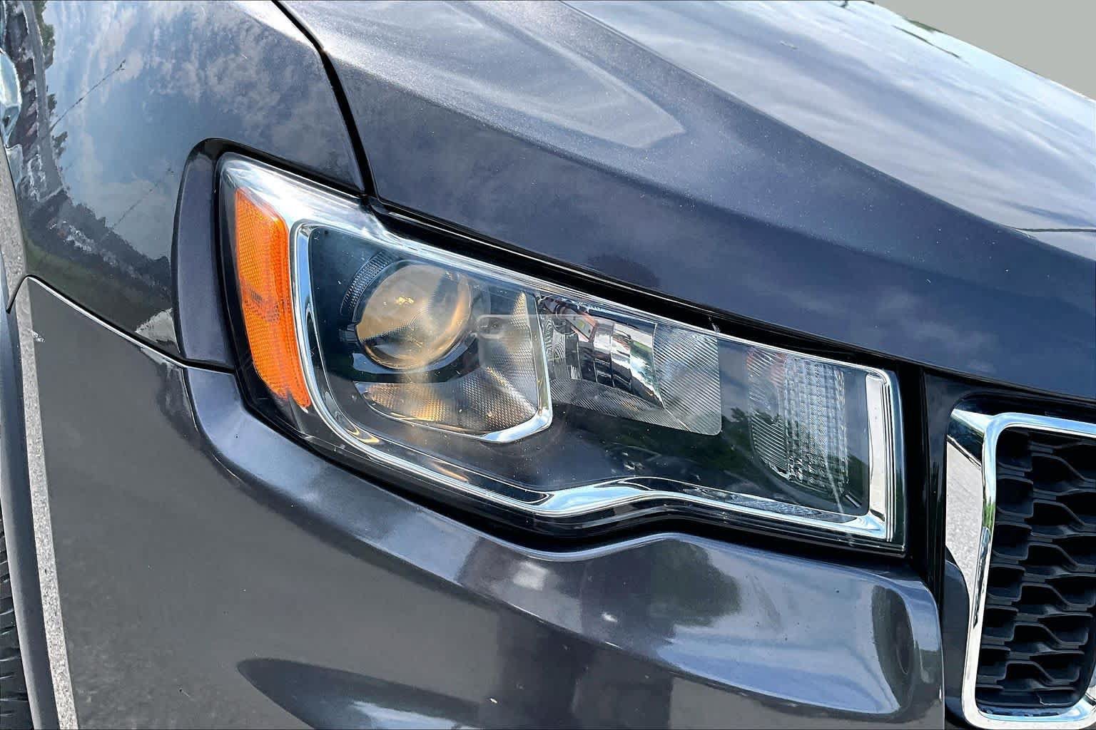 Used 2019 Jeep Grand Cherokee Limited AWD/4WD image 28