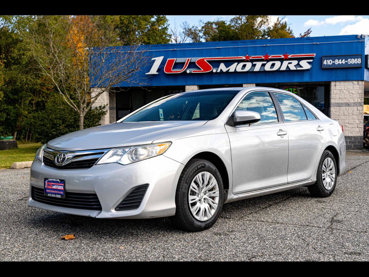 Used 2012 Toyota Camry LE FWD image 1