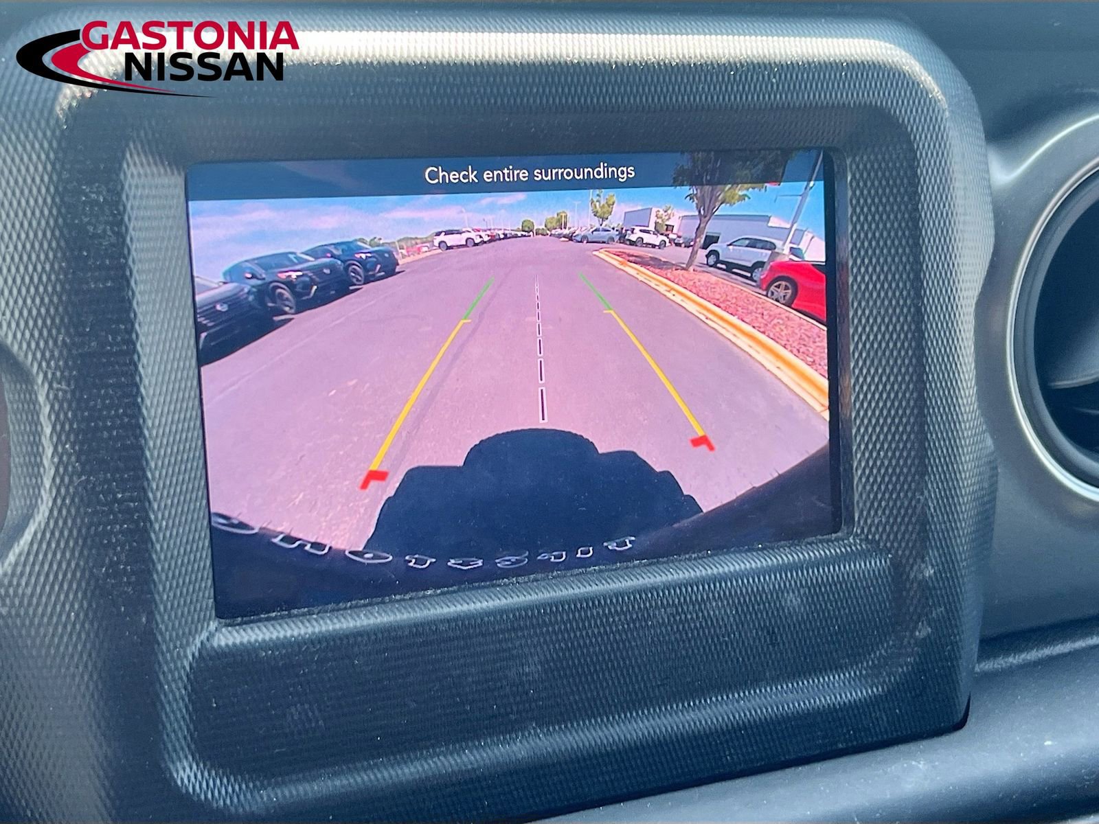 Used 2023 Jeep Wrangler Unlimited w/ Cold Weather Group image 17