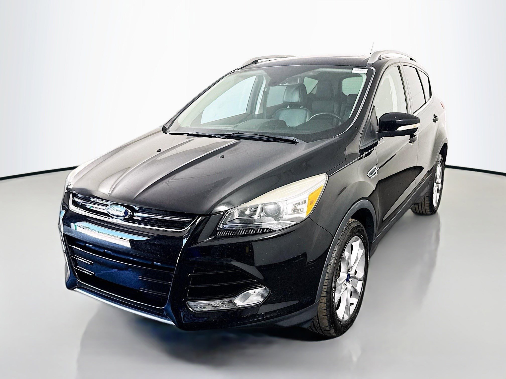 Used 2016 Ford Escape Titanium w/ Equipment Group 301A AWD/4WD image 4
