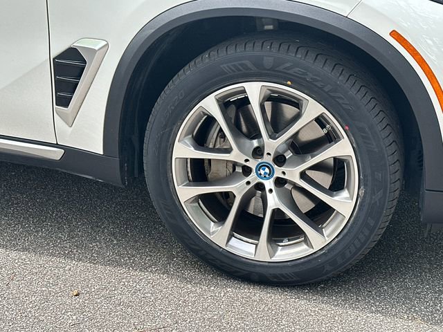 Used 2025 BMW X5 xDrive50e w/ Executive Package AWD/4WD image 29