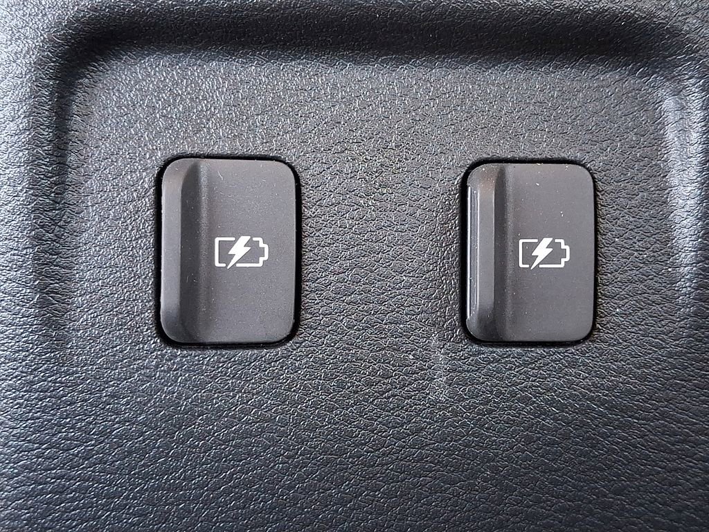 Certified 2023 Nissan Kicks SR w/ SR Premium Package FWD image 12