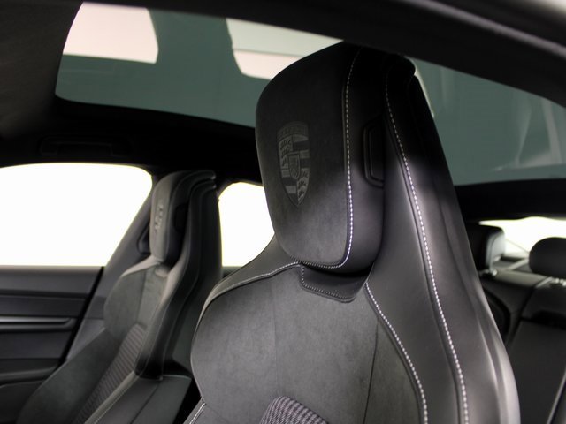 New 2025 Porsche Taycan image 21