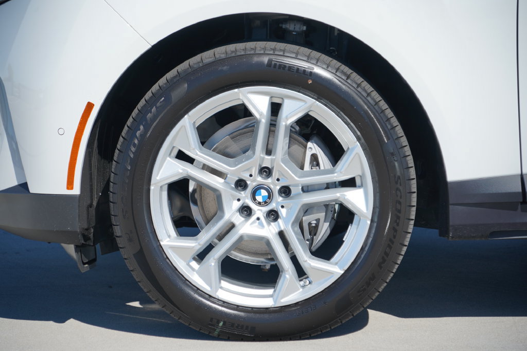 New 2027 BMW X5 xDrive50e w/ Luxury Front Seating Package AWD/4WD image 6