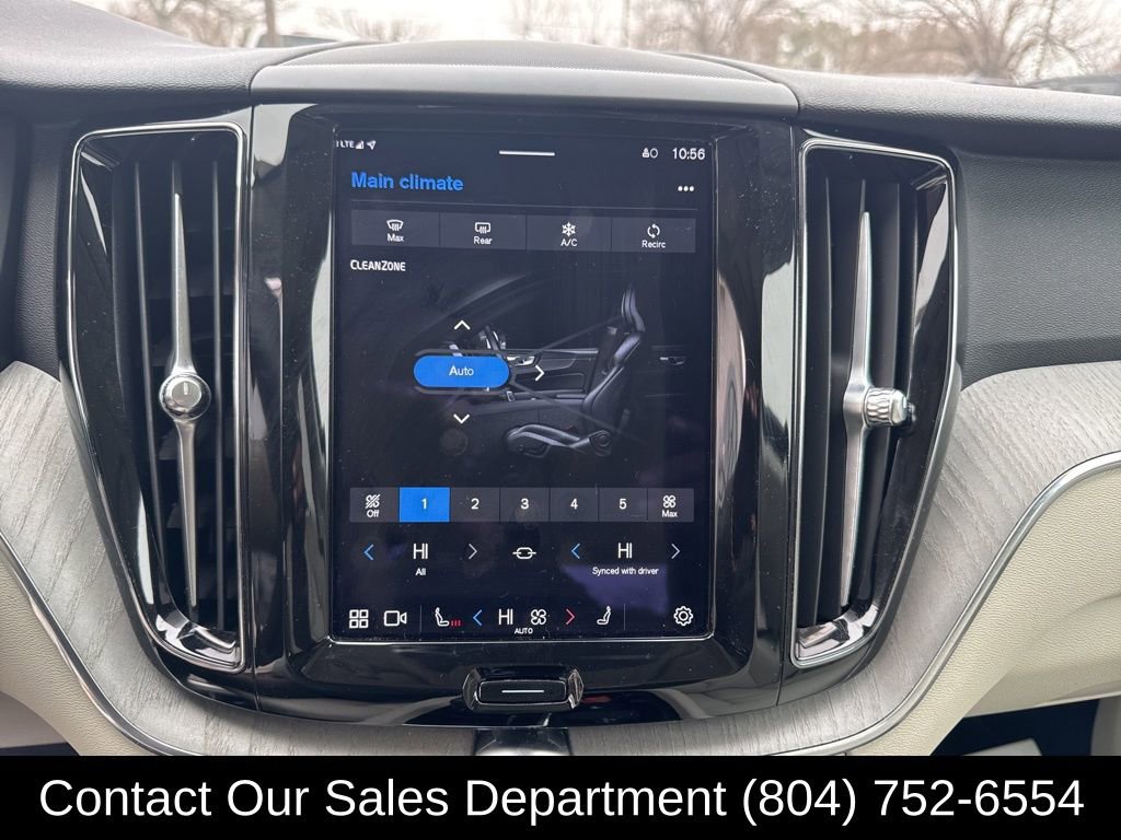 Used 2023 Volvo XC60 B5 Plus image 21