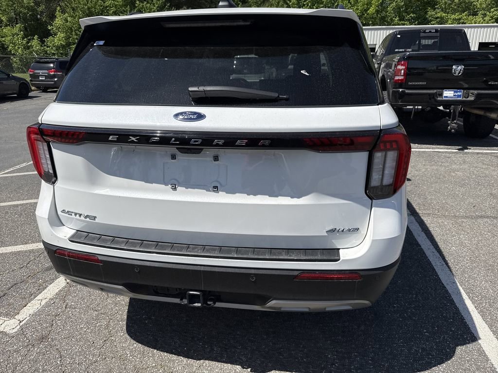 Used 2025 Ford Explorer Active w/ Active Comfort Package AWD/4WD image 19
