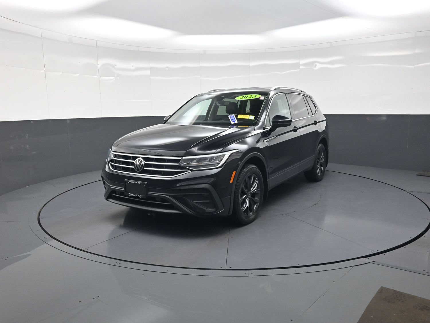 Used 2023 Volkswagen Tiguan SE AWD/4WD image 7