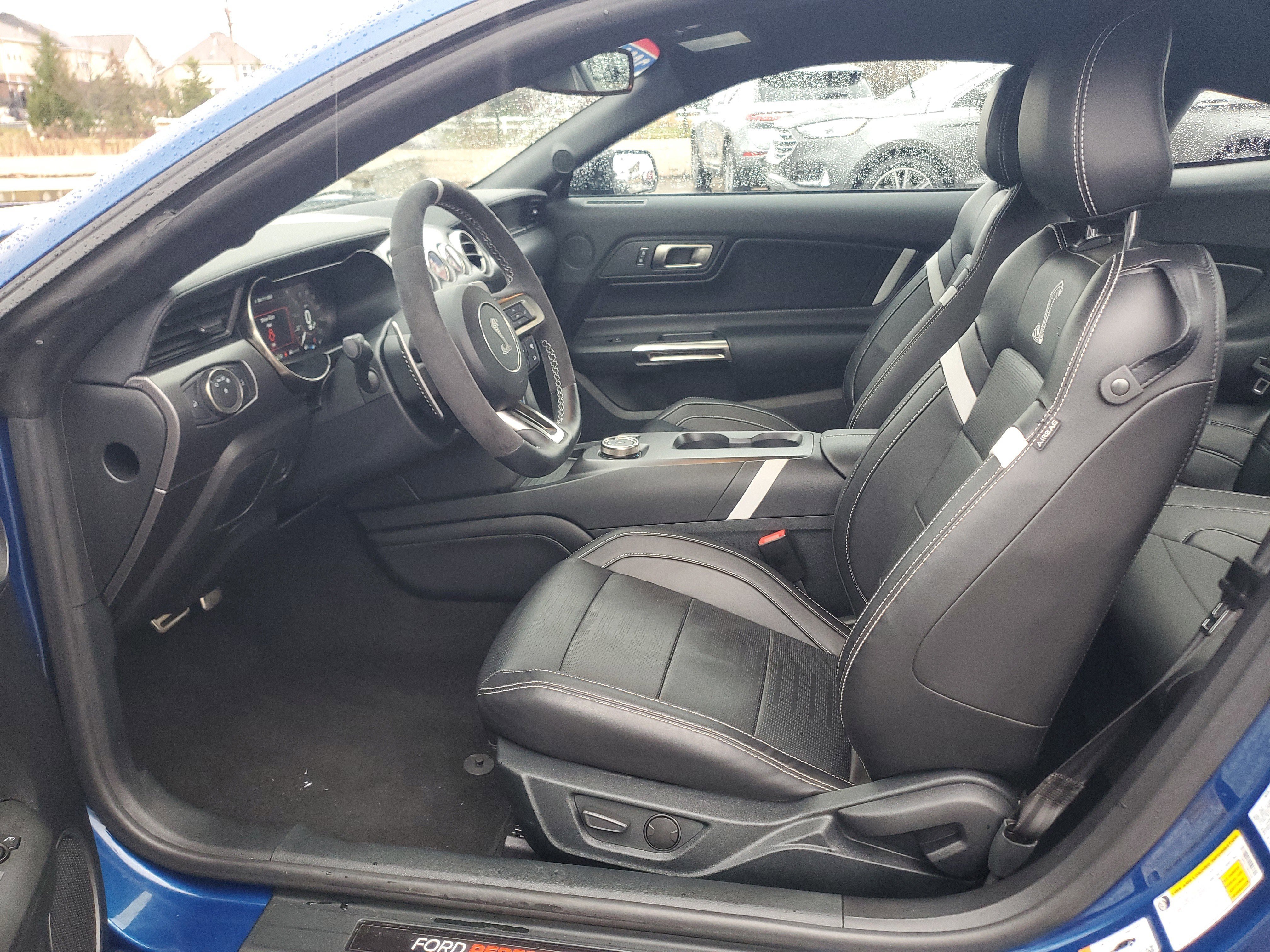 Used 2022 Ford Mustang Shelby GT500 w/ Technology Package RWD image 12