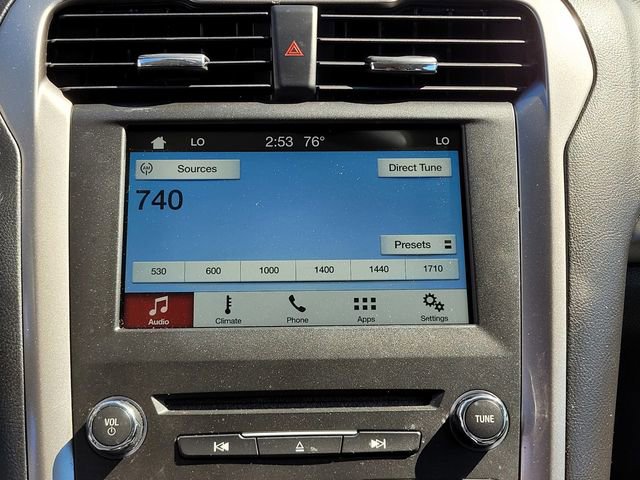 Used 2018 Ford Fusion SE image 16