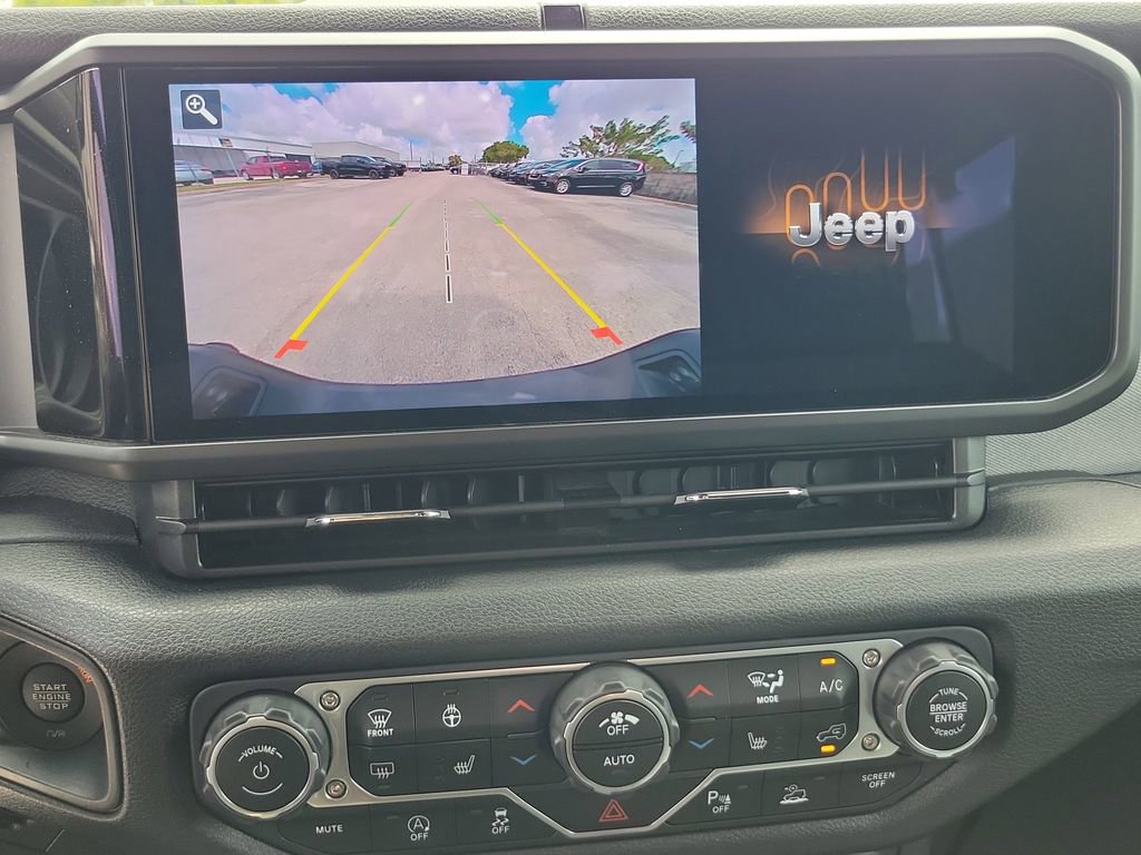 Certified 2025 Jeep Gladiator Mojave AWD/4WD image 30