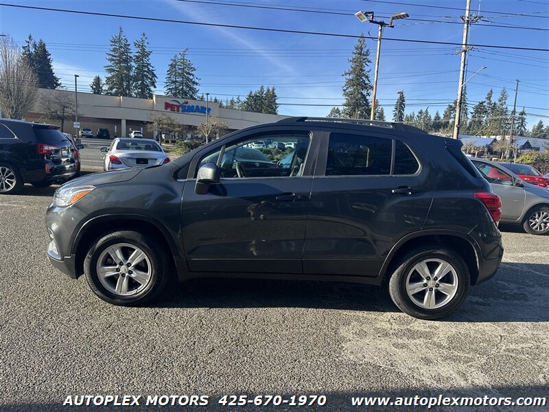 Used 2017 Chevrolet Trax LT w/ Driver Confidence Package AWD/4WD image 4