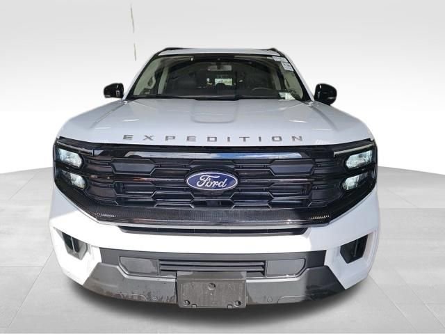 Used 2025 Ford Expedition Active AWD/4WD image 2