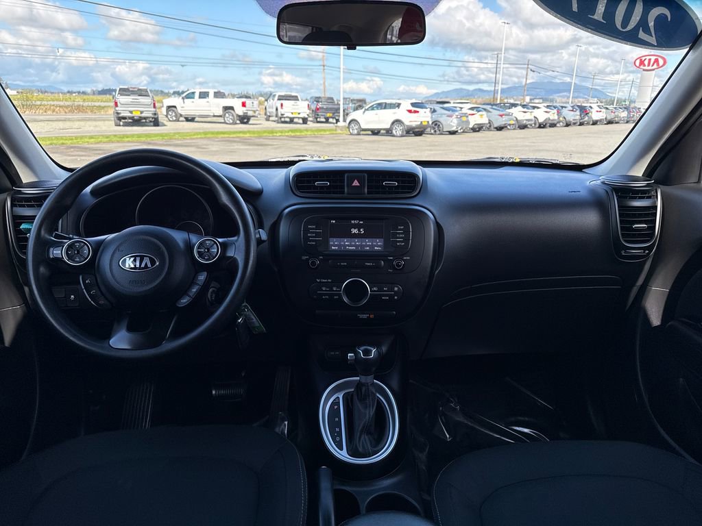 Used 2017 Kia Soul + image 20