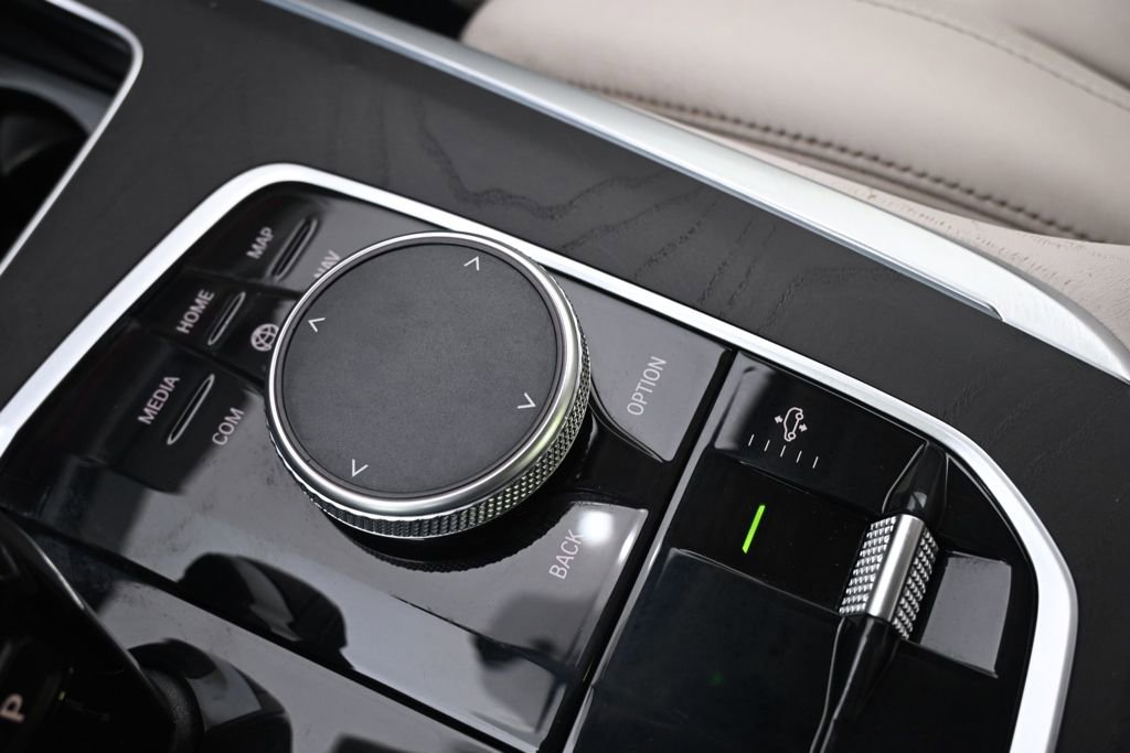 Used 2021 BMW X7 xDrive40i w/ Premium Package image 36