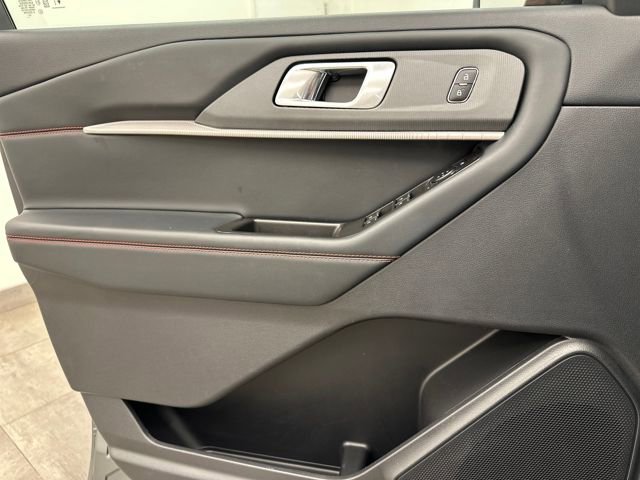 Certified 2025 Ford Explorer ST-Line w/ ST-Line Street Pack image 35