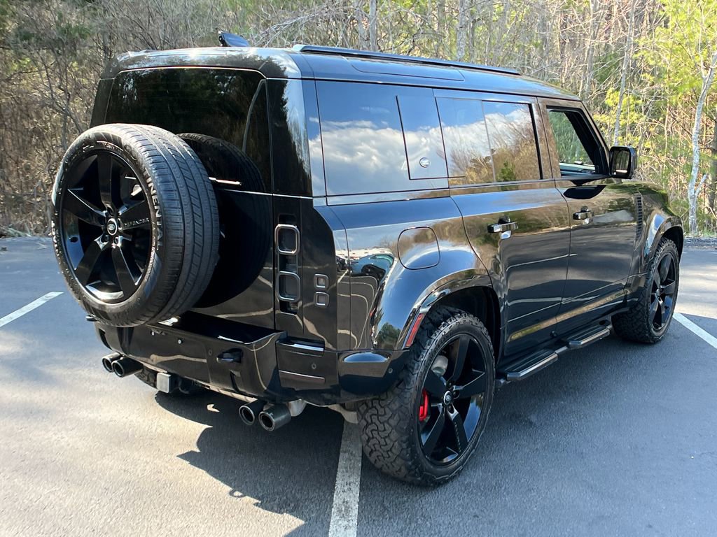 Used 2024 Land Rover Defender 110 X-Dynamic SE image 5