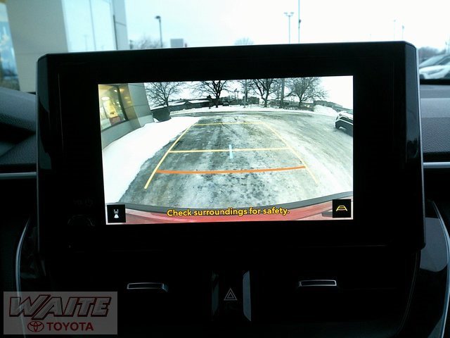 Used 2023 Toyota Corolla Cross XLE image 13