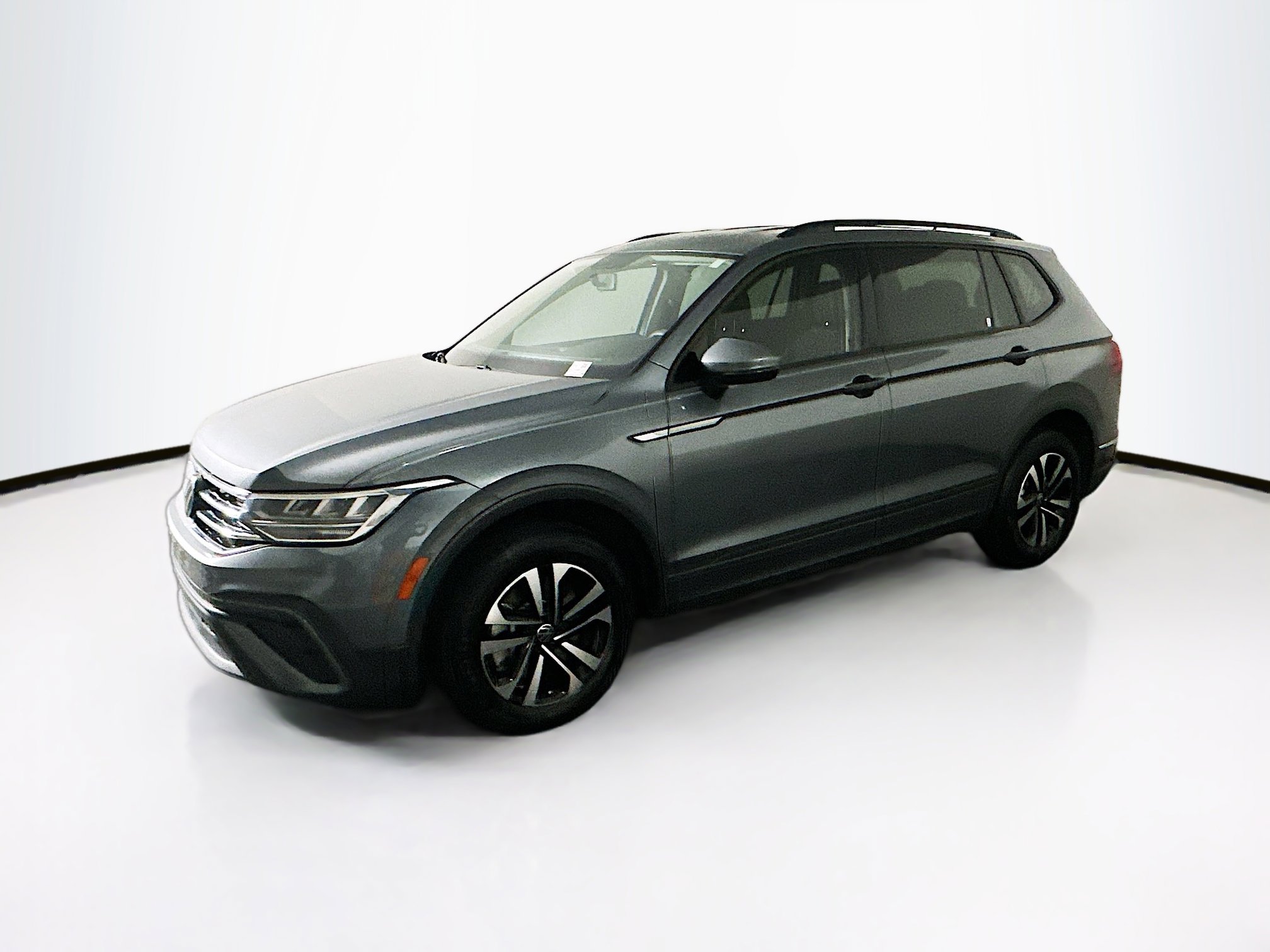 Used 2022 Volkswagen Tiguan S image 4