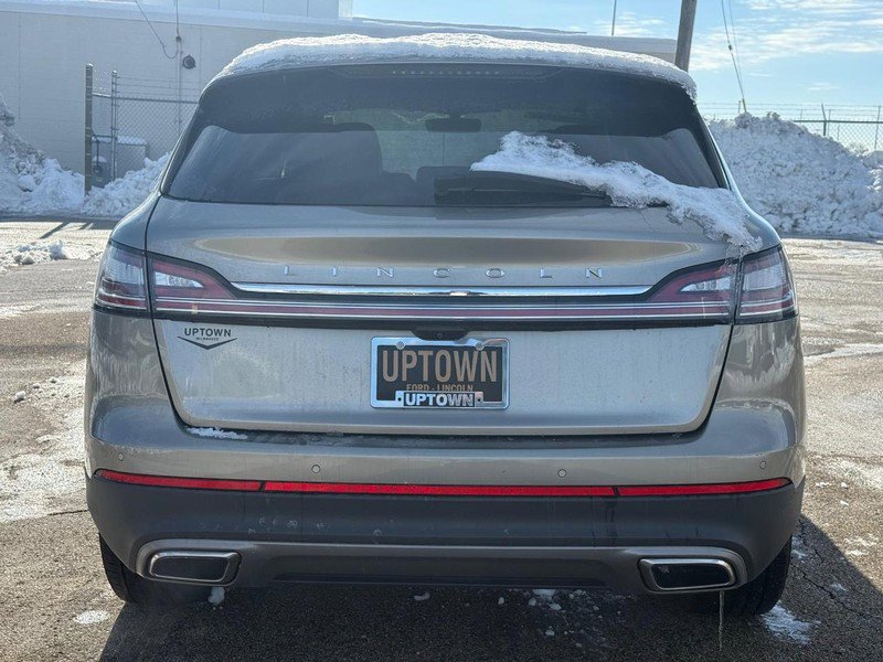 Used 2023 Lincoln Nautilus Reserve image 5