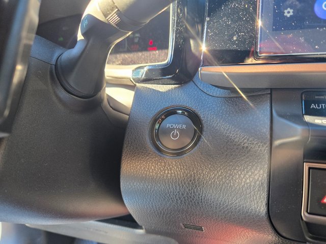 Used 2025 Toyota Camry SE image 18