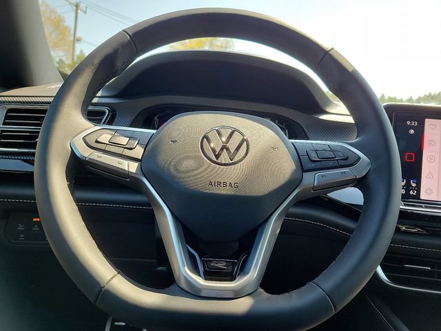 New 2024 Volkswagen Atlas Cross Sport SEL R-Line AWD/4WD image 15