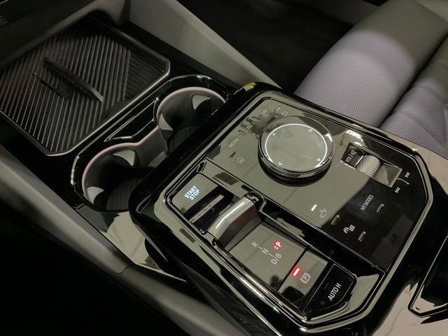 Used 2024 BMW i5 eDrive40i w/ M Sport Package RWD image 18