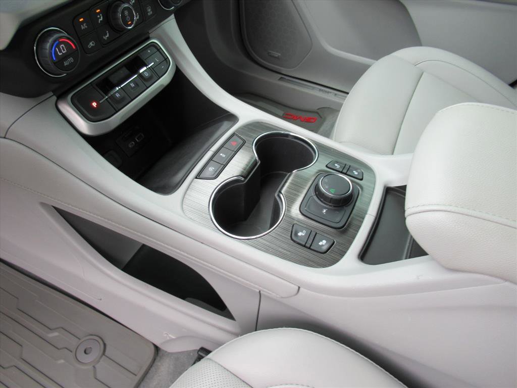 Used 2023 GMC Acadia SLT image 19