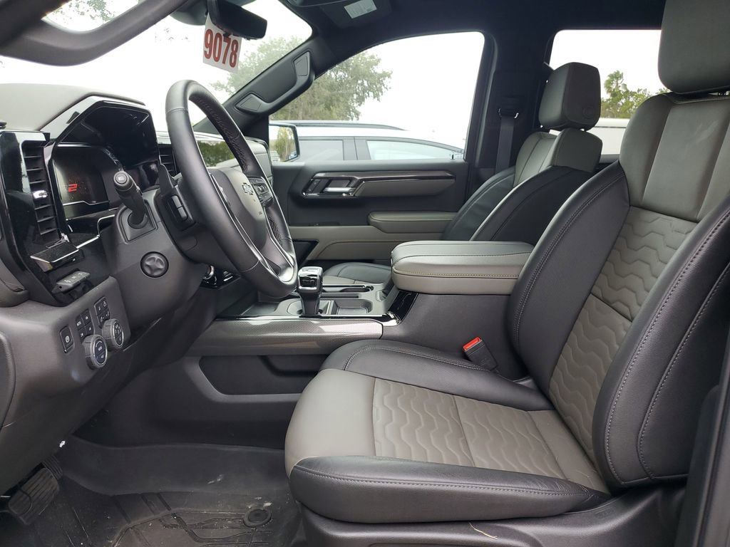 Used 2025 Chevrolet Silverado 1500 ZR2 w/ Technology Package image 18