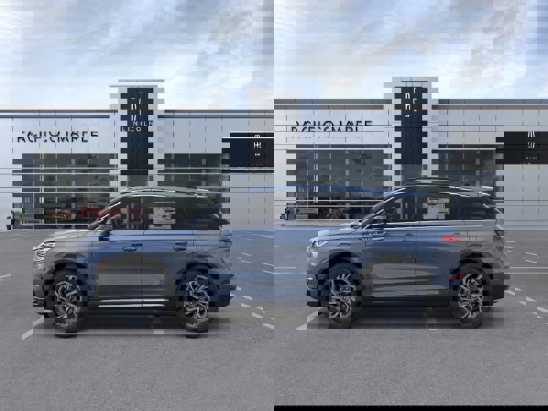 New 2026 Lincoln Corsair Premiere image 3