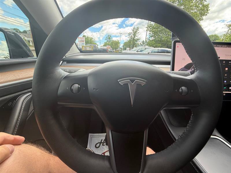 Used 2024 Tesla Model Y Long Range AWD/4WD image 21