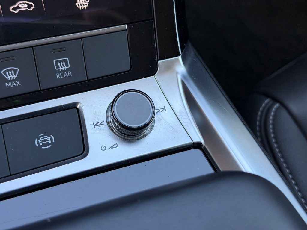 Certified 2022 Audi e-tron Premium w/ Convenience Plus Package image 33