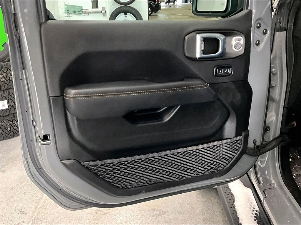 Used 2022 Jeep Wrangler Unlimited Sahara image 9