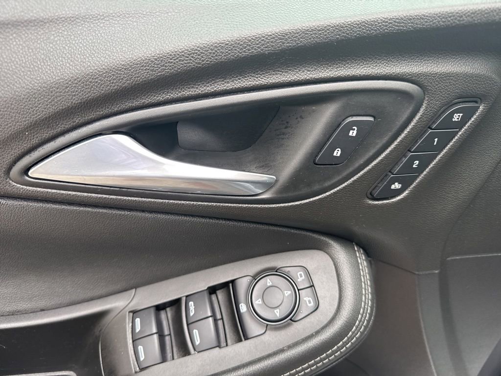 Used 2020 Buick Encore GX Essence w/ Advanced Technology Package image 13