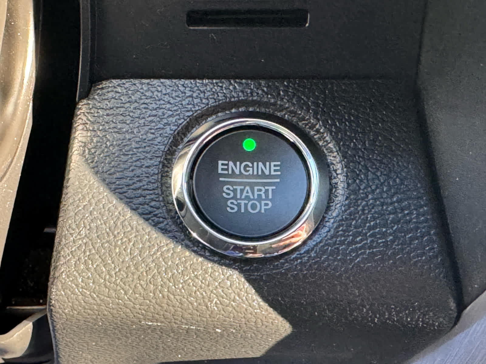 Certified 2020 Ford F250 Platinum w/ Tremor Off-Road Package AWD/4WD image 29