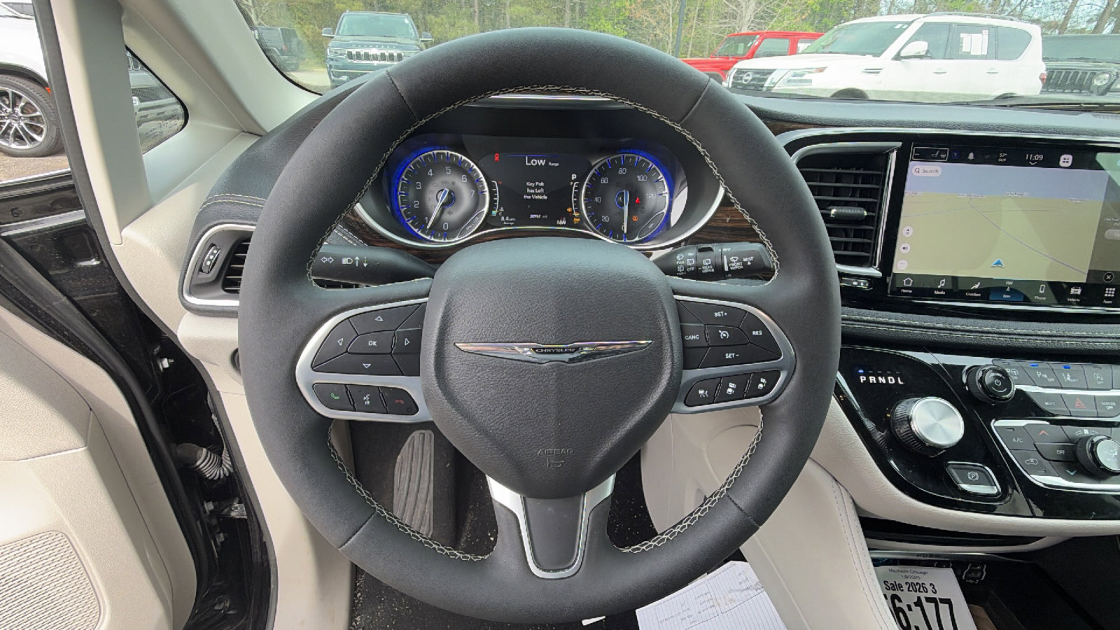 Used 2024 Chrysler Pacifica Limited image 26