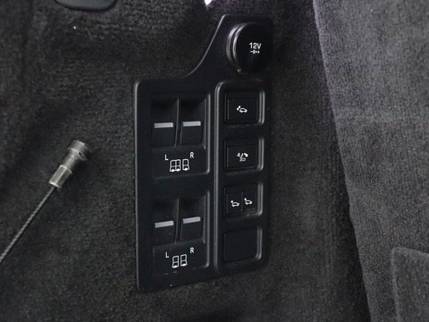 Used 2020 Land Rover Discovery HSE image 40