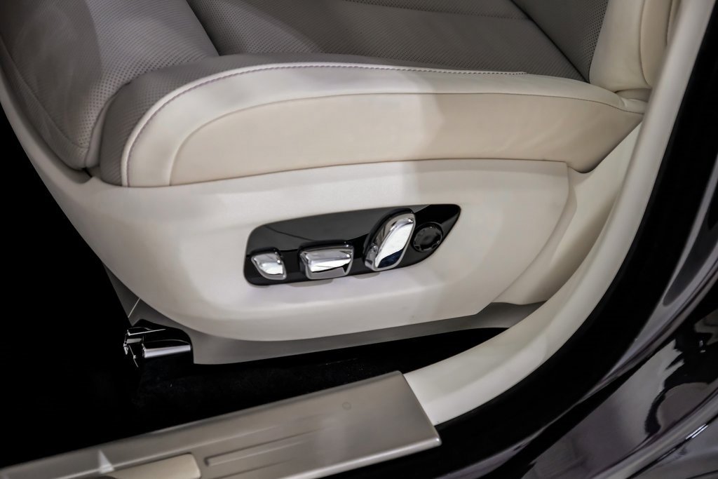 Used 2024 Rolls-Royce Ghost image 36