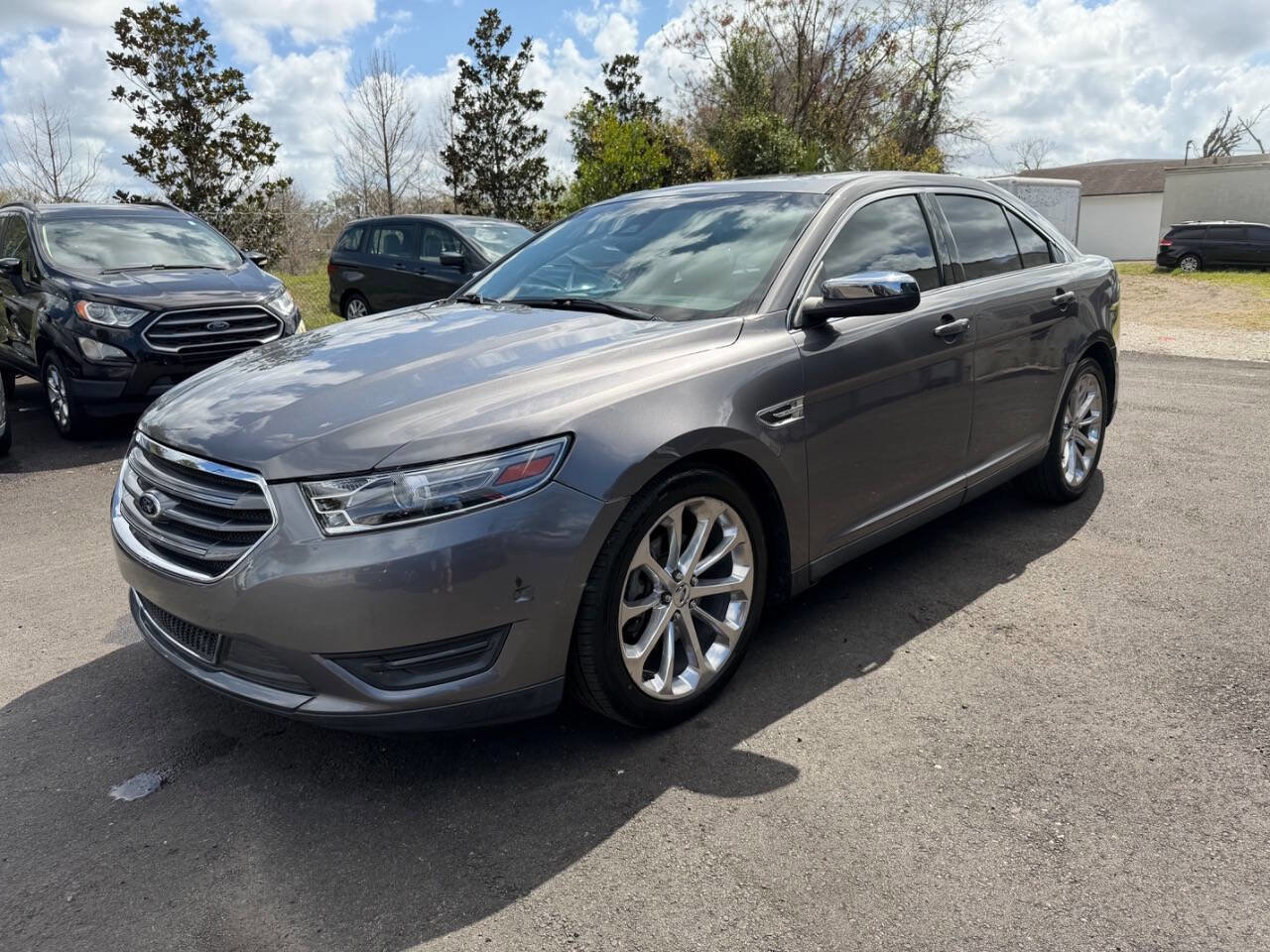 Used 2013 Ford Taurus Limited FWD image 3