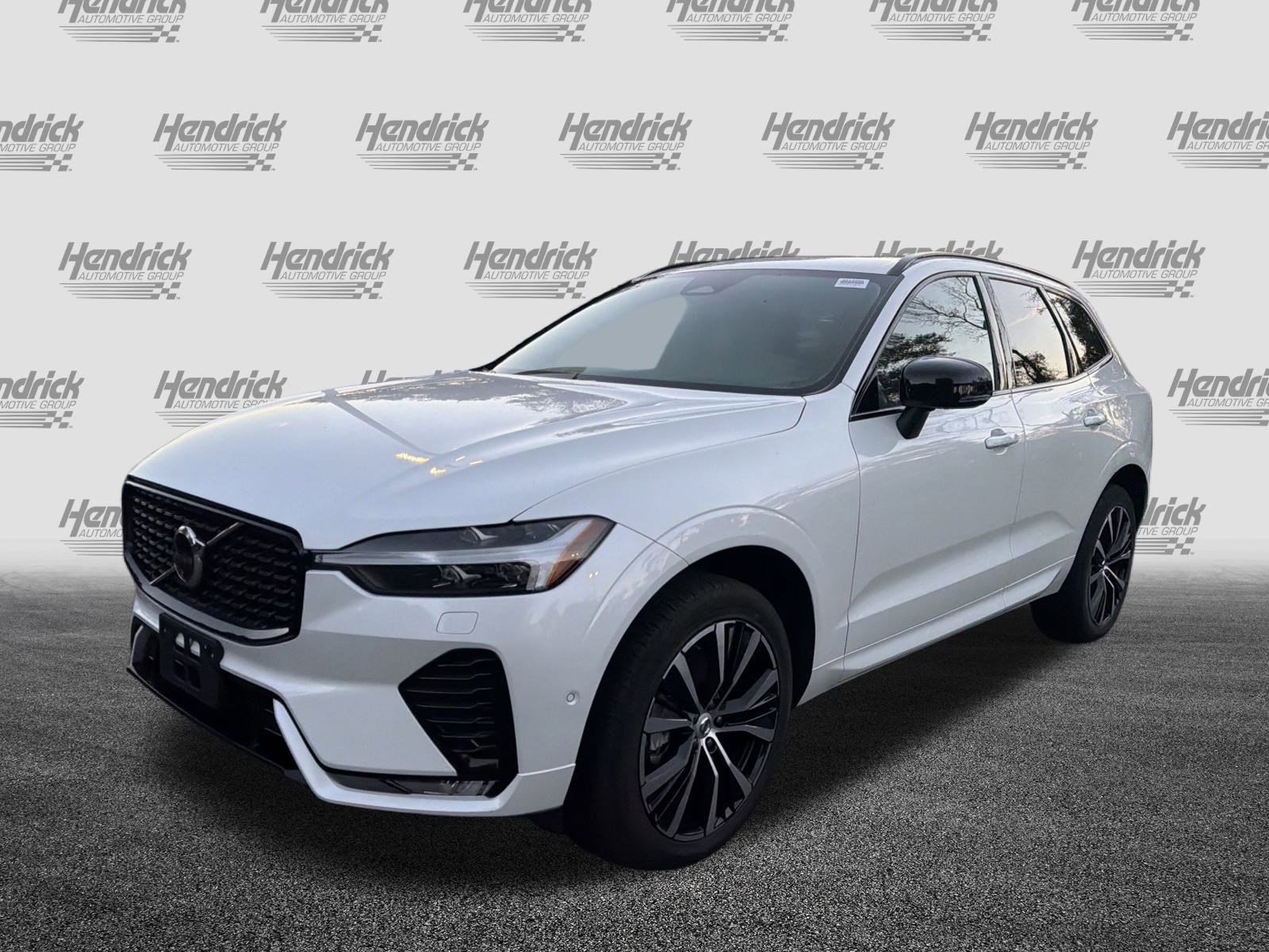 Certified 2025 Volvo XC60 B5 Plus image 5