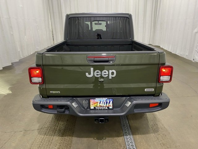 Used 2022 Jeep Gladiator Overland w/ Popular Equipment Package image 5