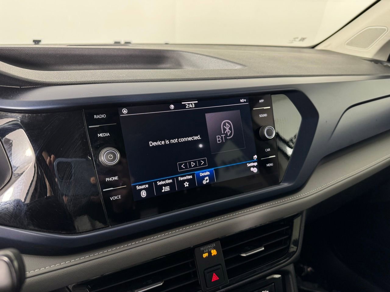 Used 2024 Volkswagen Taos SE image 18