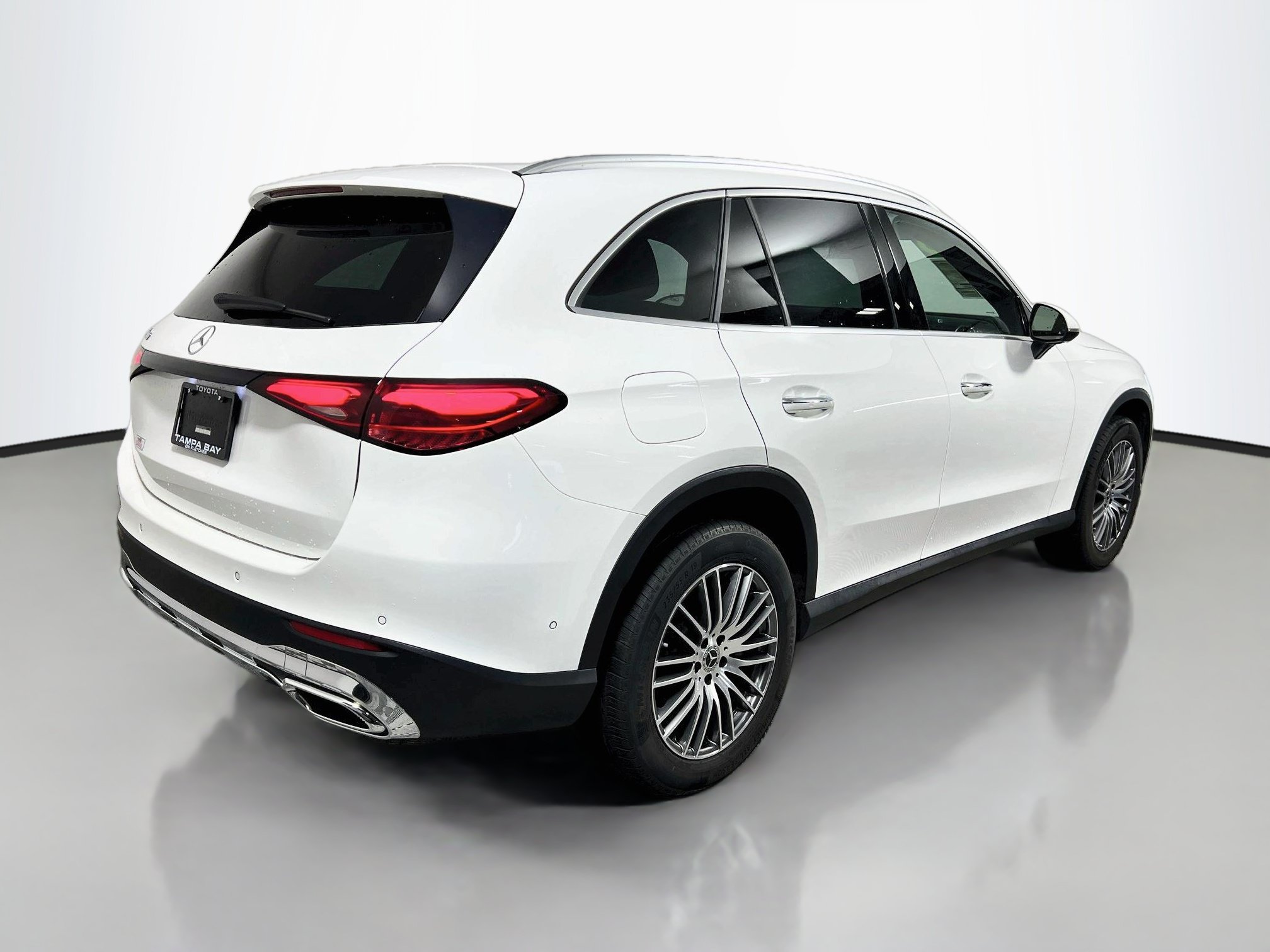 Used 2025 Mercedes-Benz GLC 300 image 4