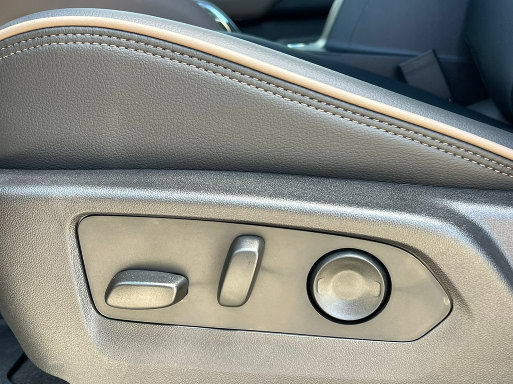 New 2026 GMC Canyon Denali AWD/4WD image 15