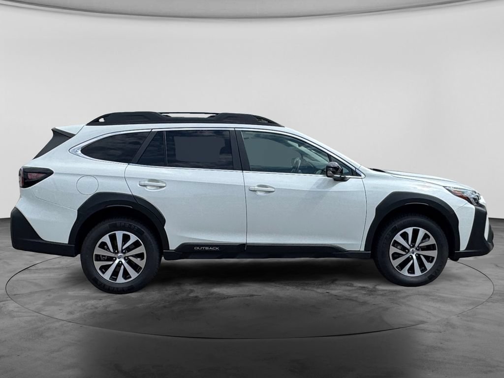 Used 2025 Subaru Outback Premium AWD/4WD image 11